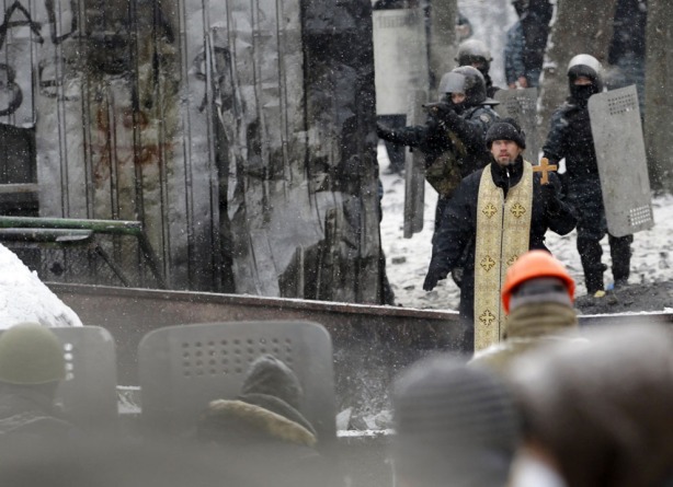 orthodox priest in kiev jan 22 2014
